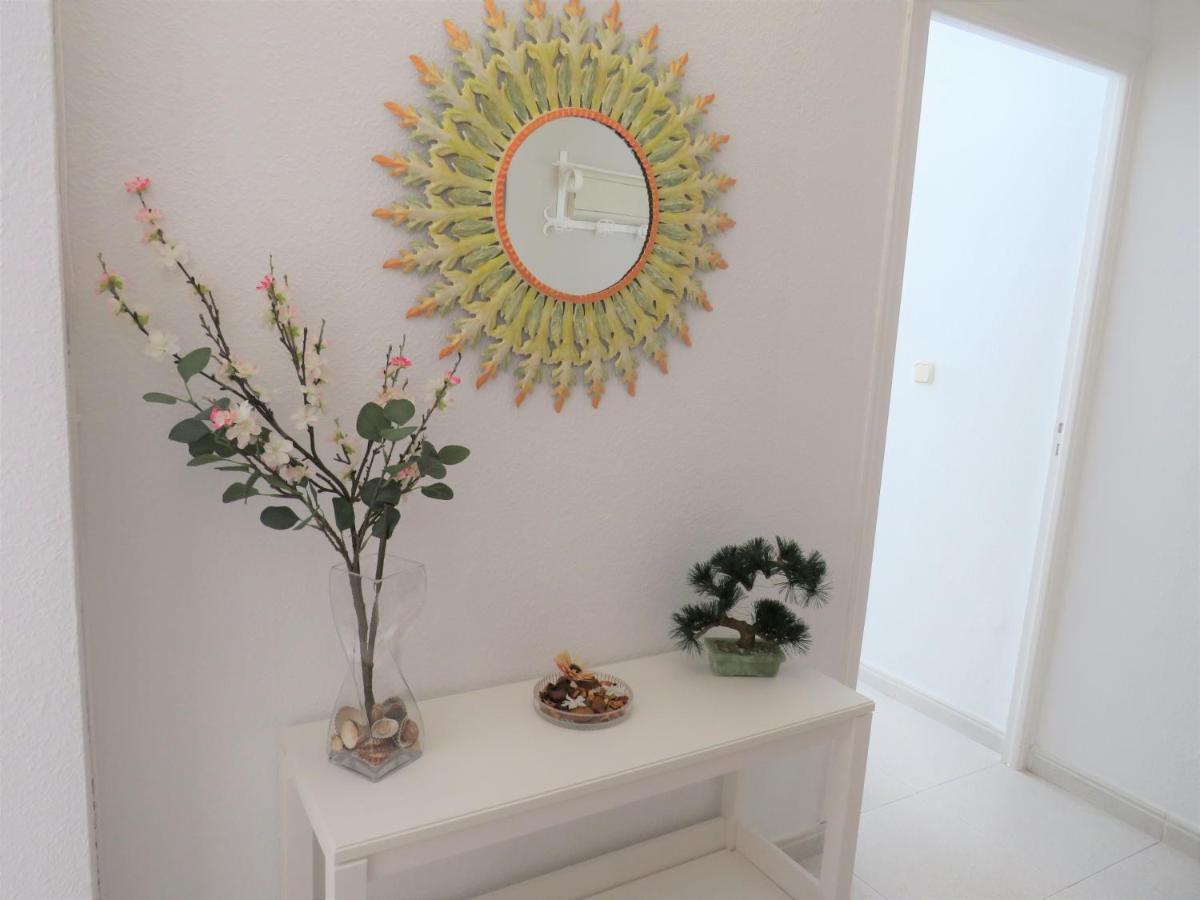 Elizabeth Beach Apartment With Seaviews! Torremolinos Kültér fotó